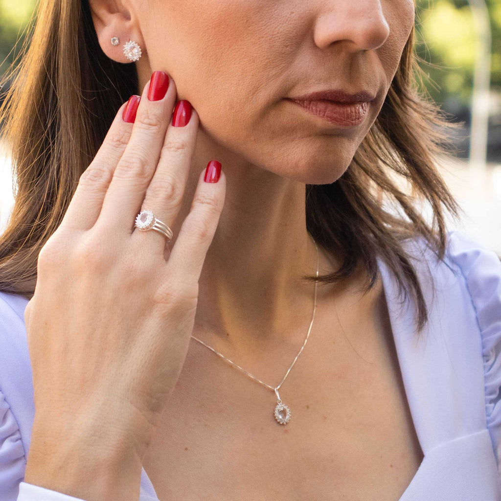Anel de Prata Coleção Queens Oval Cristal 5x7mm e Zircônias Brancas - foto 2