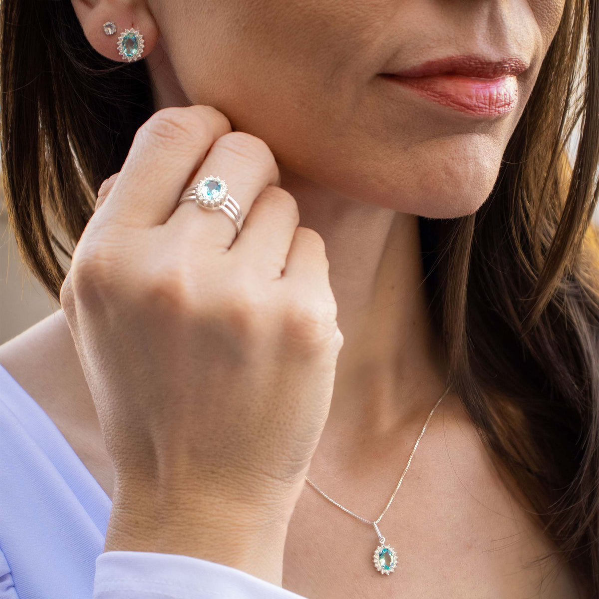 Anel de Prata Coleção Queens Oval Cristal Topázio Sky 5x7mm e Zircônias Brancas - foto 2