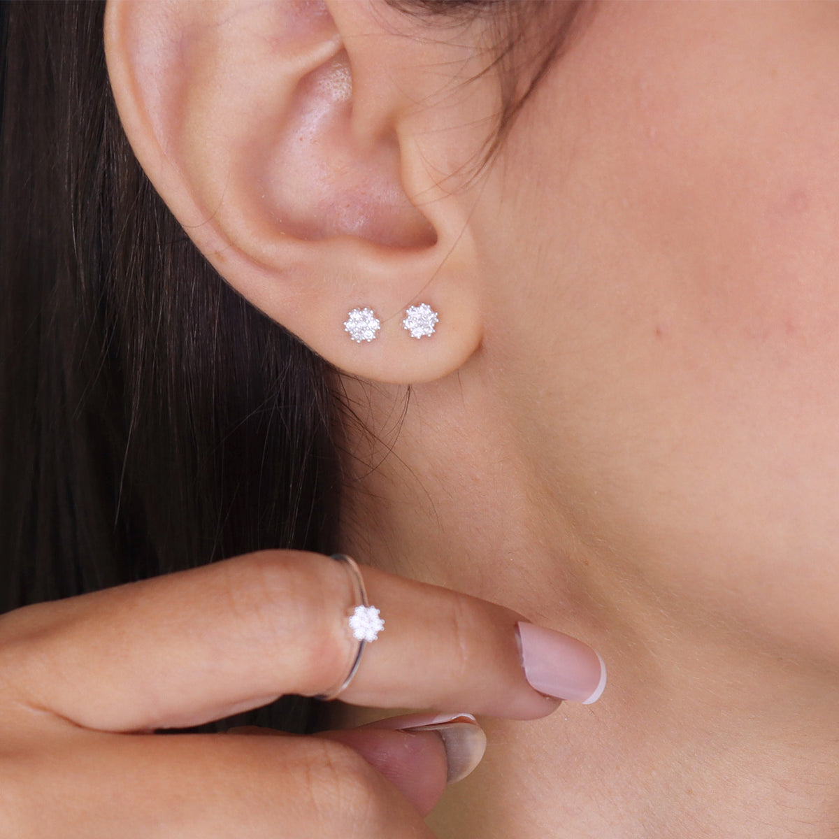 Brinco de Prata Coleção Florescer com Zircônias Brancas - foto 2