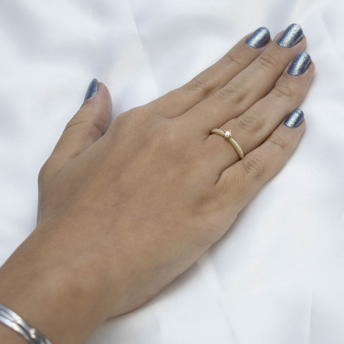 Anel Solitário Ayla Liga OURUM com Zircônia Ouro 250k
