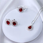 Anel de Prata Coleção Queens Gota Cristal Rubi 5x7mm e Zircônias Brancas - foto 3