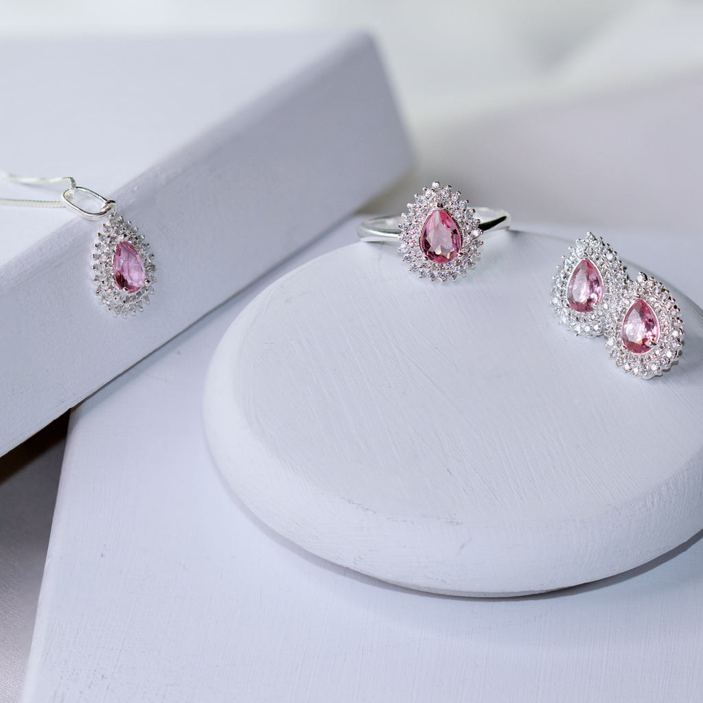 Anel de Prata Coleção Queens Gota Cristal Safira Rosa 5x7mm e Zircônias Brancas - foto 4