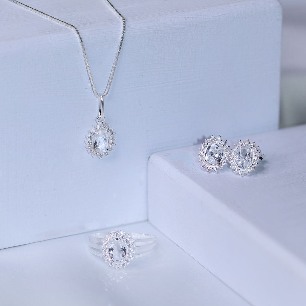 Anel de Prata Coleção Queens Oval Cristal 5x7mm e Zircônias Brancas - foto 3