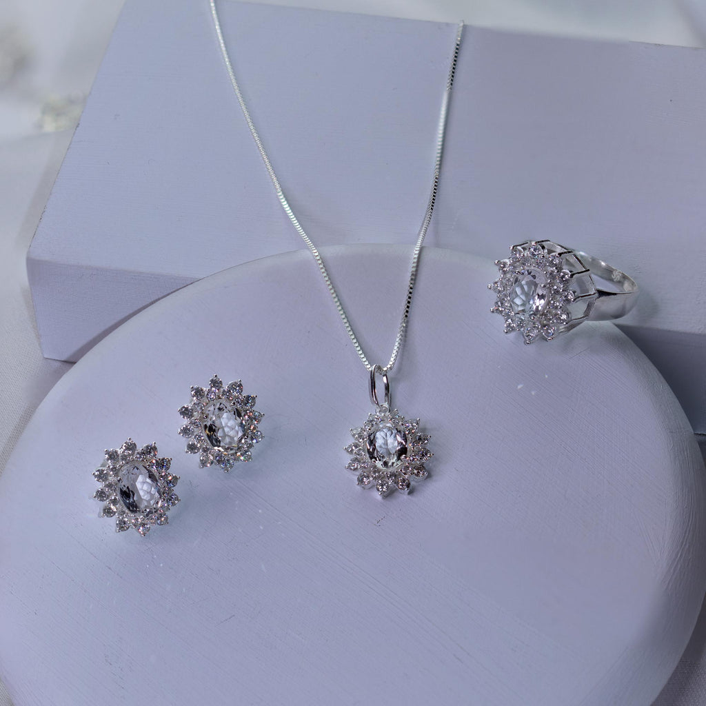 Anel de Prata Coleção Queens Oval Cristal 6x8mm e Zircônias Brancas - foto 3